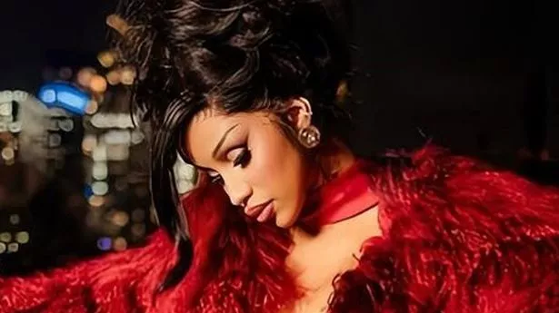 Cardi B宣布怀孕，并“第二次申请离婚”