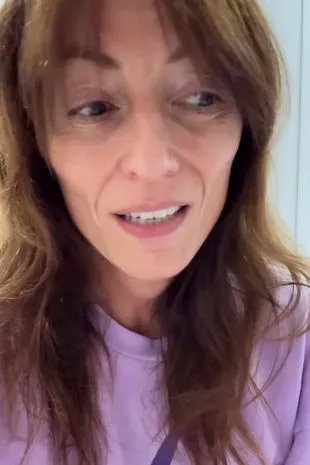 “我20岁的时候得了和Davina McCall一样的脑瘤——这简直太可怕了。”