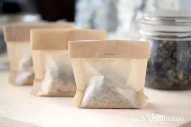 保存你的用过的茶包，因为它们会让厨房里的东西闪闪发光