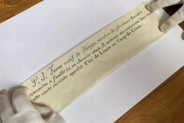 考古学家惊讶地发现了一个有200年历史的瓶子