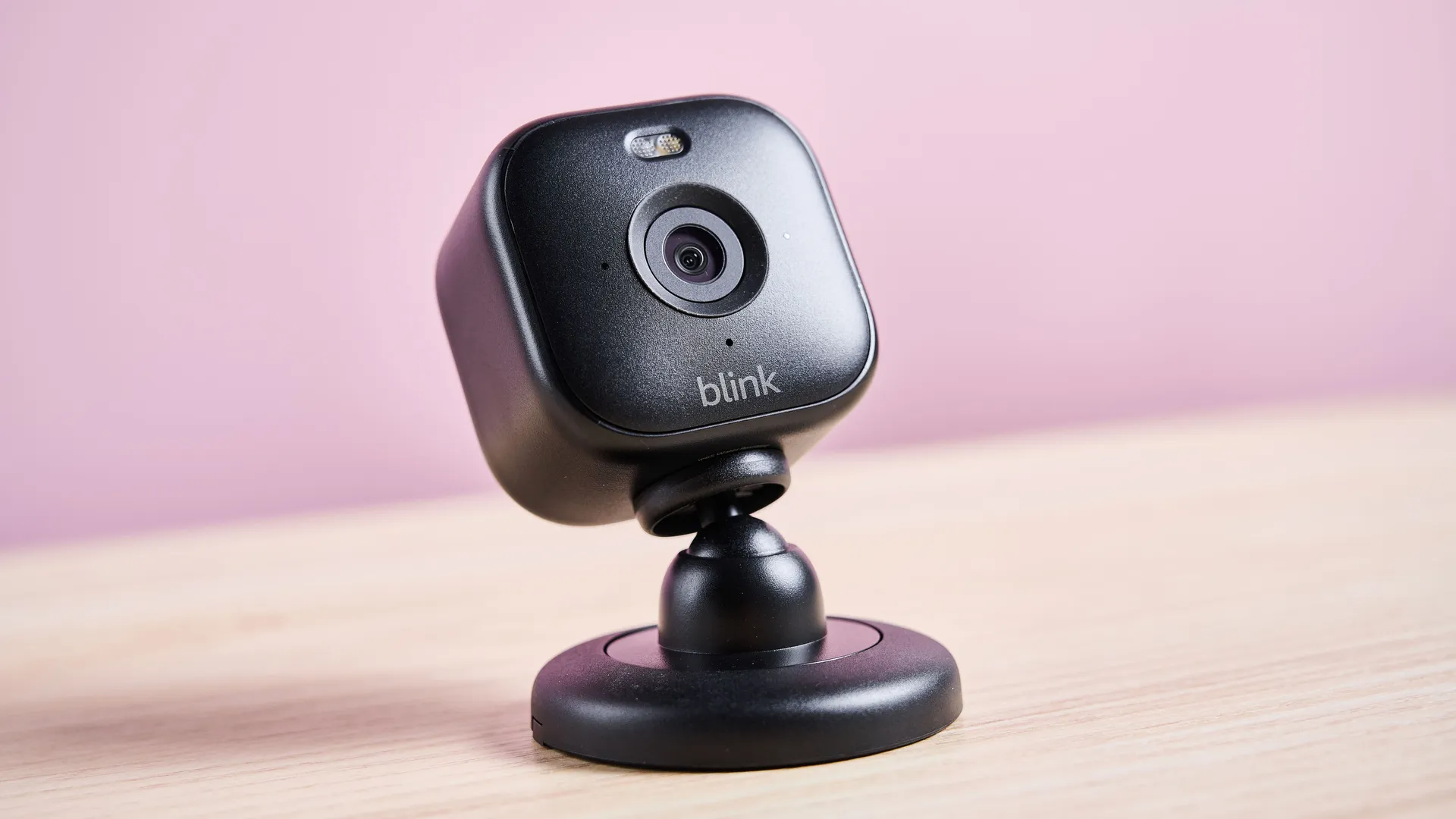 家庭安全摄像头：深入了解Blink Mini 2评论