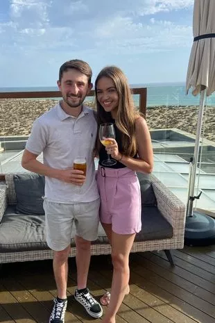 Gogglebox的皮特·桑迪福德（Pete Sandiford）与妻子佩奇（Paige）分享了在电视名声和正常工作之间的挣扎