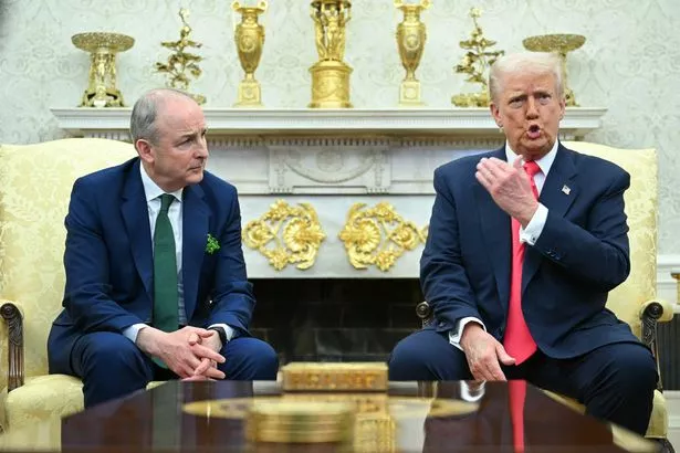 尴尬时刻：唐纳德·特朗普当着以色列总理的面说爱尔兰“占美国便宜”
