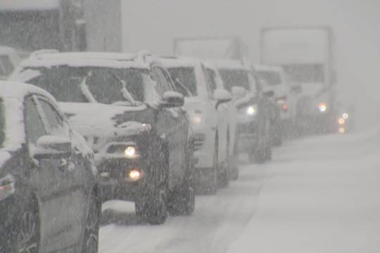 谁知道多久了:温尼伯人关注城市的除雪计划