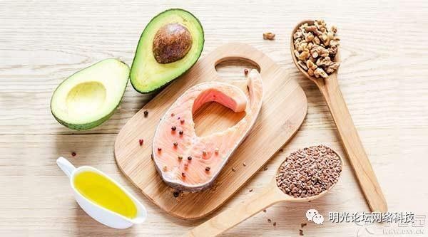迈克尔·莫斯利的饮食法则能让减肥者在21天内减掉一英石