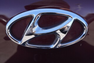 现代汽车召回超过22.6万辆汽车和suv，以修复可能失灵的后视摄像头