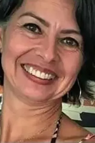 中毒的圣诞蛋糕让客人在几分钟内痛苦地扭动,然后家人被砒霜毒死