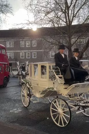 “英国有史以来最昂贵的旅行者婚礼”有350位客人和25万英镑的账单