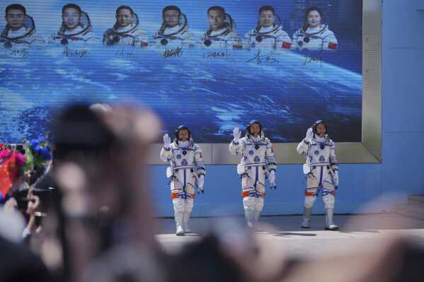 中国准备发射3人空间站替代机组