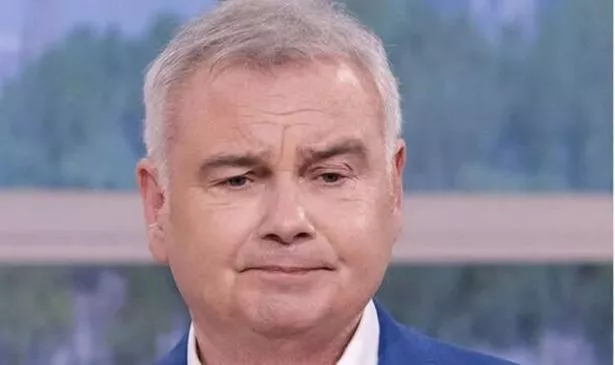 英国广播公司新闻主持人埃蒙·霍姆斯在被另一位主演残酷嘲笑时分享了他的健康状况