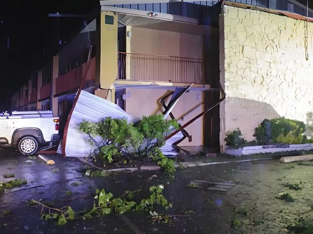 德克萨斯州、俄克拉荷马州遭遇龙卷风和冰雹，致命风暴席卷该地区