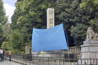 供奉包括战犯在内的战争亡灵的日本神社再次遭到破坏