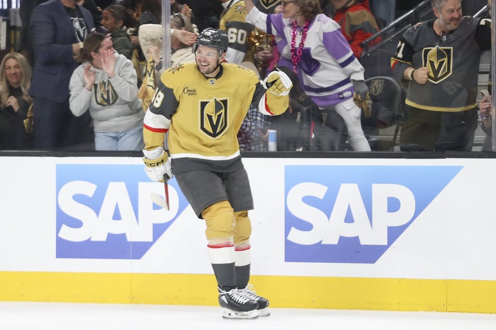 美国国家冰球联盟(NHL)球员在季后赛中谈论赛前惯例:“开始比赛,打开引擎,打字”