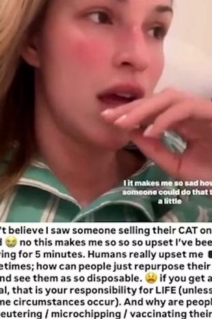 Zara McDermott在震惊地发现猫在Vinted上被出售后强忍着眼泪